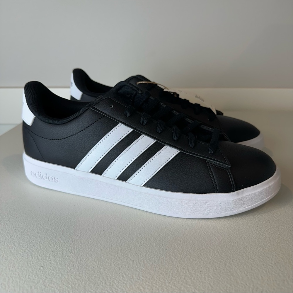 NEW Adidas Men’s Black White Grand Court 2.0 Comfy Classic Sneakers Size 11